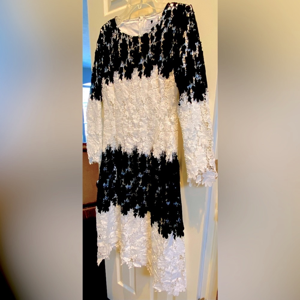 Dainty Jewells black and white dress size M